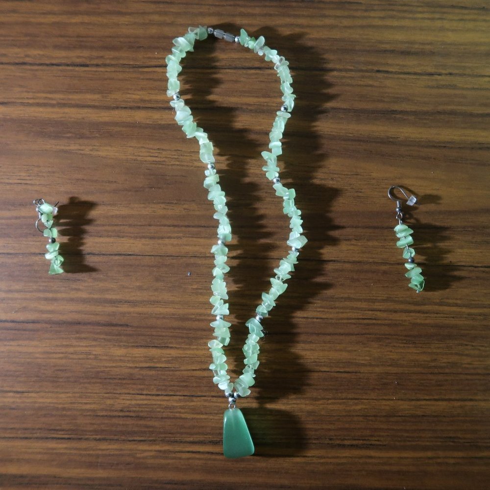 Light Green Stone Necklace/Pendant and Matching Dangle Earrings